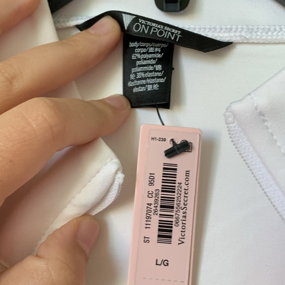 NWT Victoria’s Secret “On Point” Cropped White Active Jacket - Picture 7 of 8